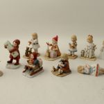 745 1045 FIGURINES